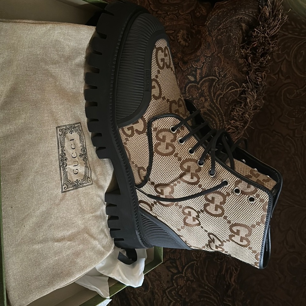 Men’s size 13 Gucci boots only worn once